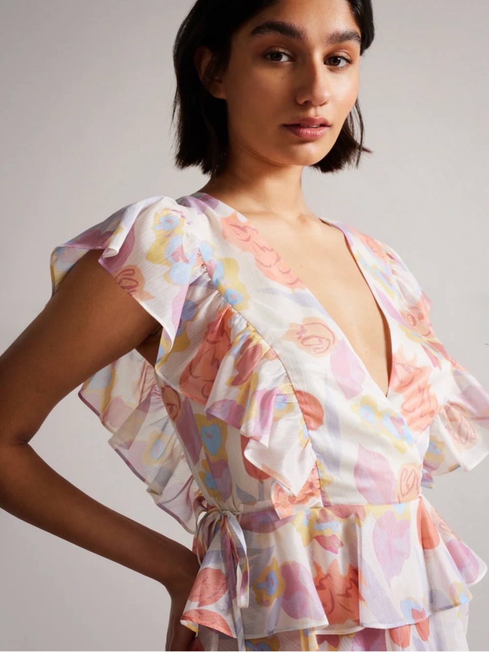 TED BAKER London Rowyn Ruffled Boho Top Tie embellishments Floral Size 4 Small